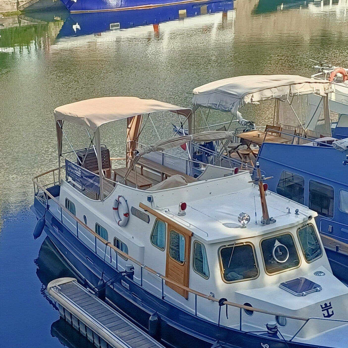 🌞 Un Bateau à Paris s’est refait une beauté ! ⛵
Notre embarcation emblématique vous accueille désor