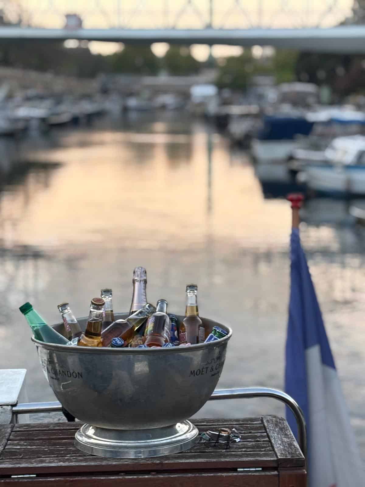 Apéro bateau sur la Seine : guide de l’art de vivre parisien