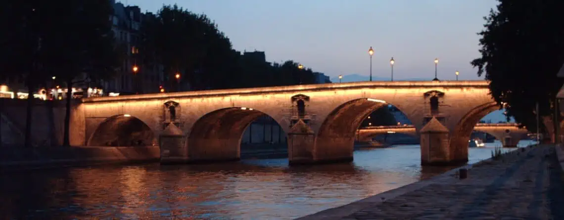 Croisière Privée sur la Seine - Un Bateau à Paris - Le Pont Marie