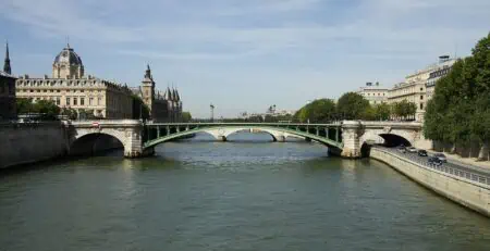 Croisière Privée sur la Seine - Un Bateau à Paris - Le Pont Notre Dame