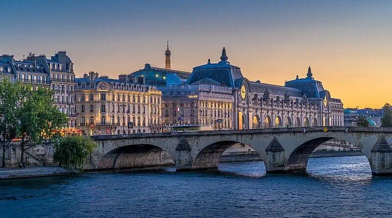 Croisière Privée sur la Seine - Un Bateau à Paris - Musée d'Orsay
